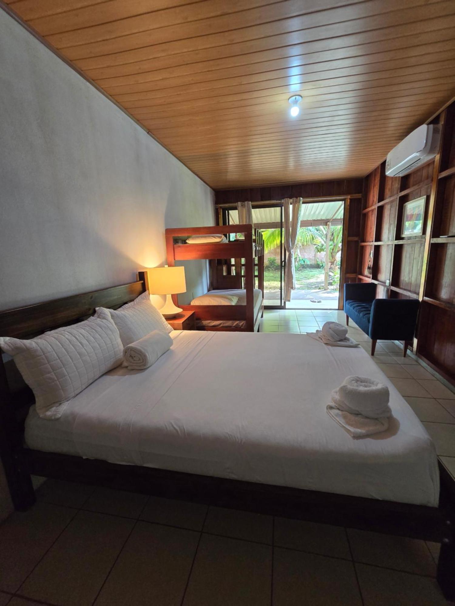 Tortuguero Hill Rooms Buitenkant foto