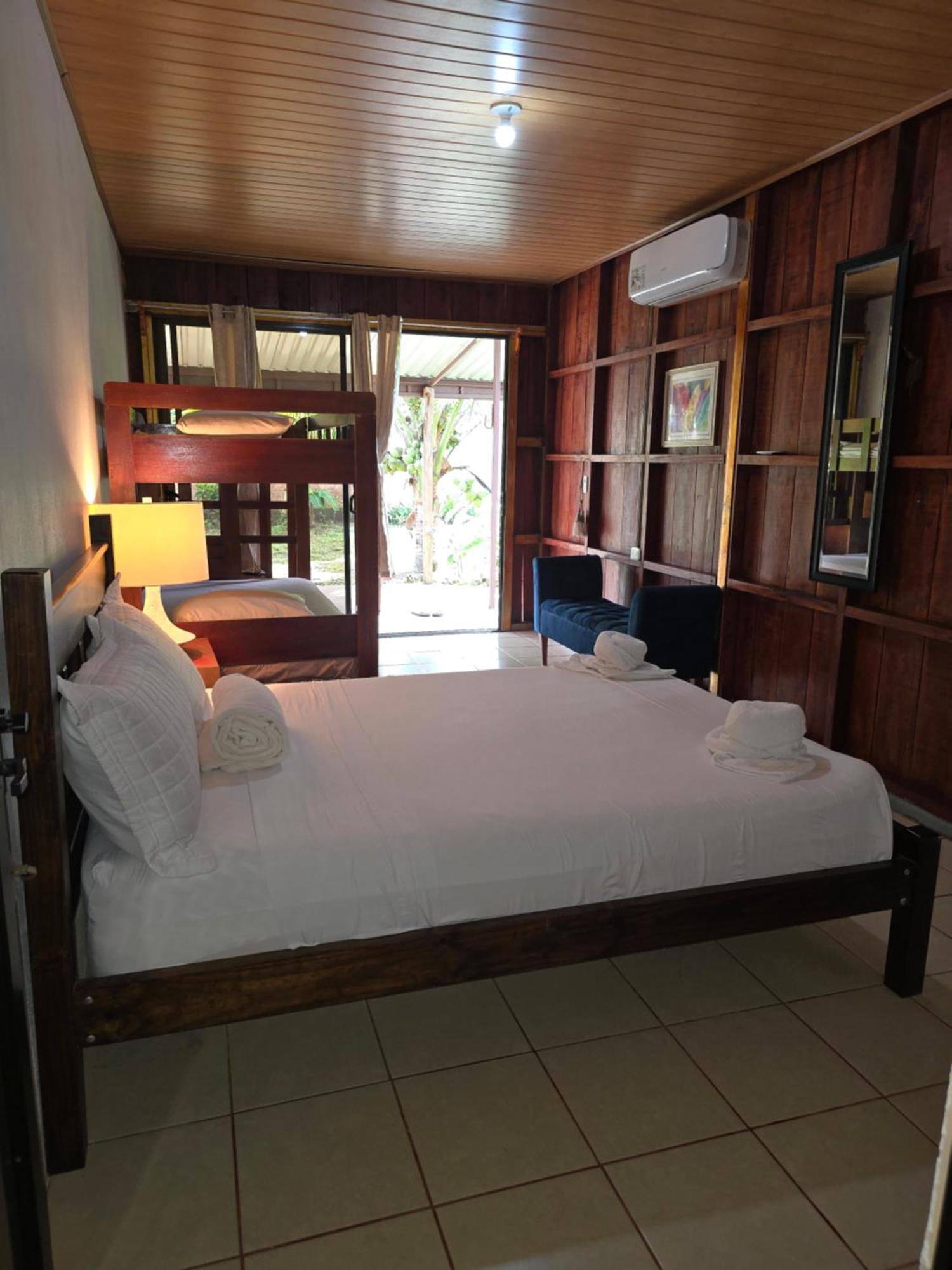 Tortuguero Hill Rooms Buitenkant foto